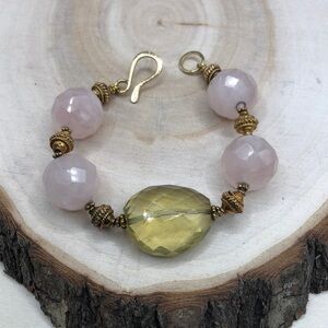 Artisan chuny stone/gemstone bead bracelet-boho statement style.